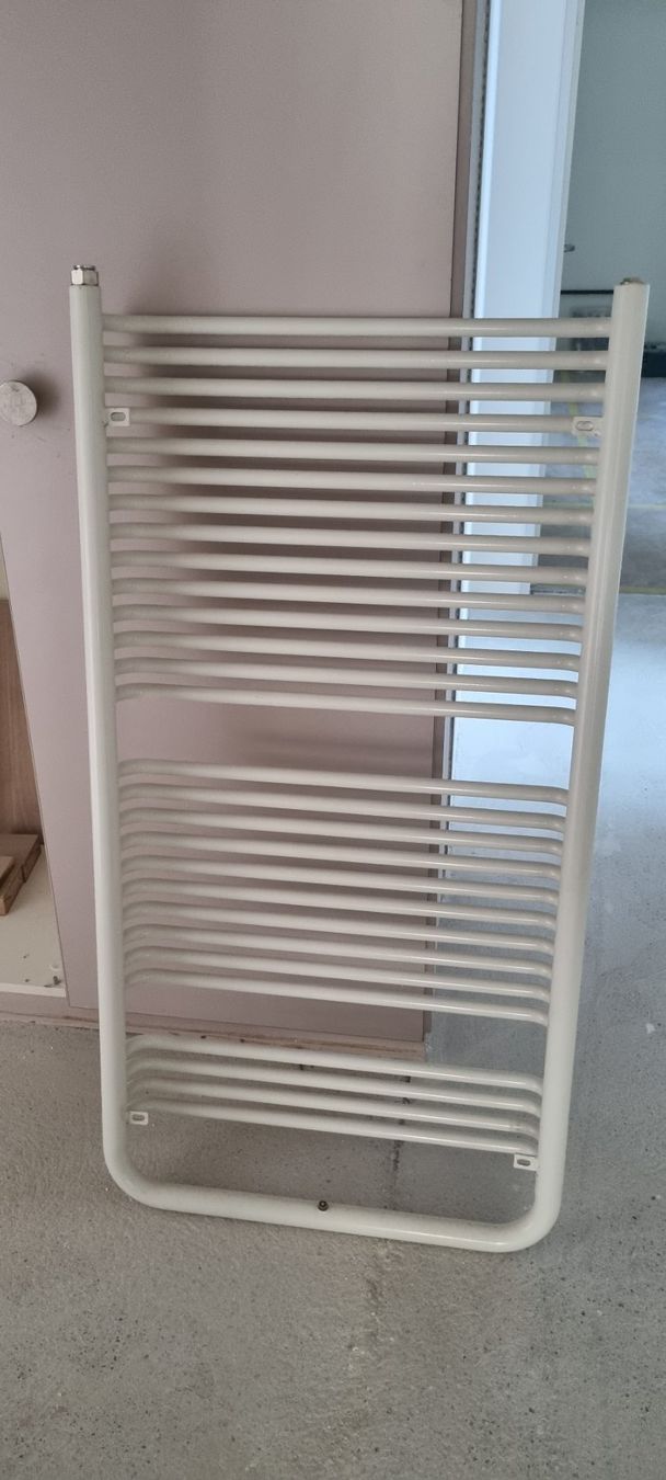 Heizgeräte: Handtuchradiator 64 X 123cm – Gebraucht aus Burgdorf von tgdwiro2 1