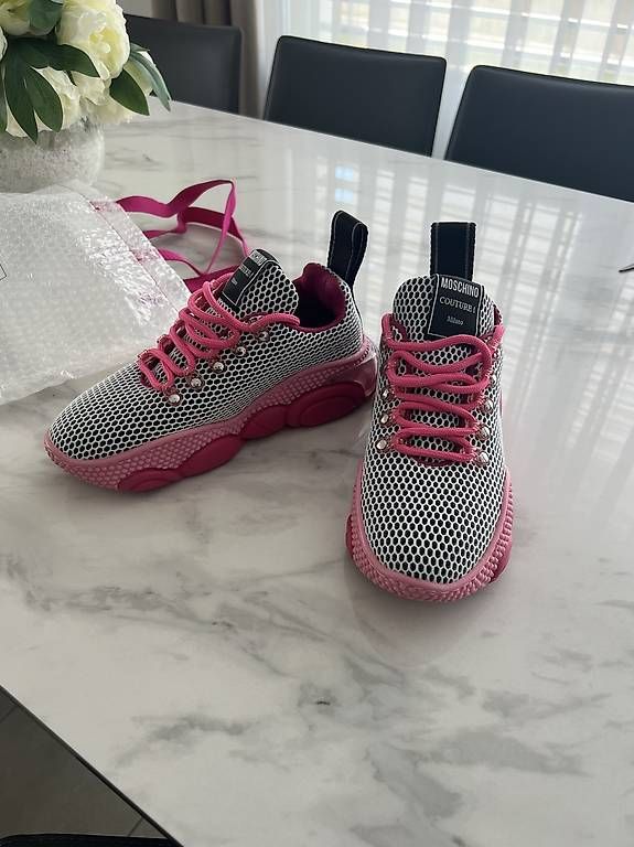 Chaussures femmes: Basket Moschino – D'occasion à Bulle par Preteni 3