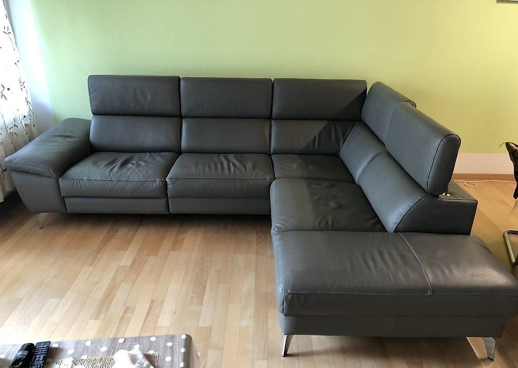 Divani: Grosses graues Ecksofa, L-Form mit Liegefunktion – Usato da Glattbrugg venduto da amzh