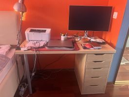 Schreibtisch mit Schubladen - Ideal fürs Homeoffice!