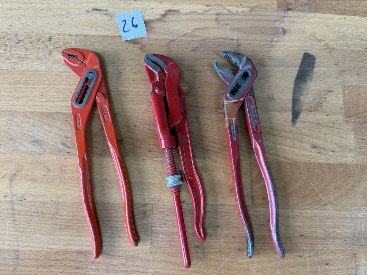 Alle Werkzeuge: Rohrzangen Set 3 Stk Rot gebraucht – Gebraucht aus Beckenried von chef3945