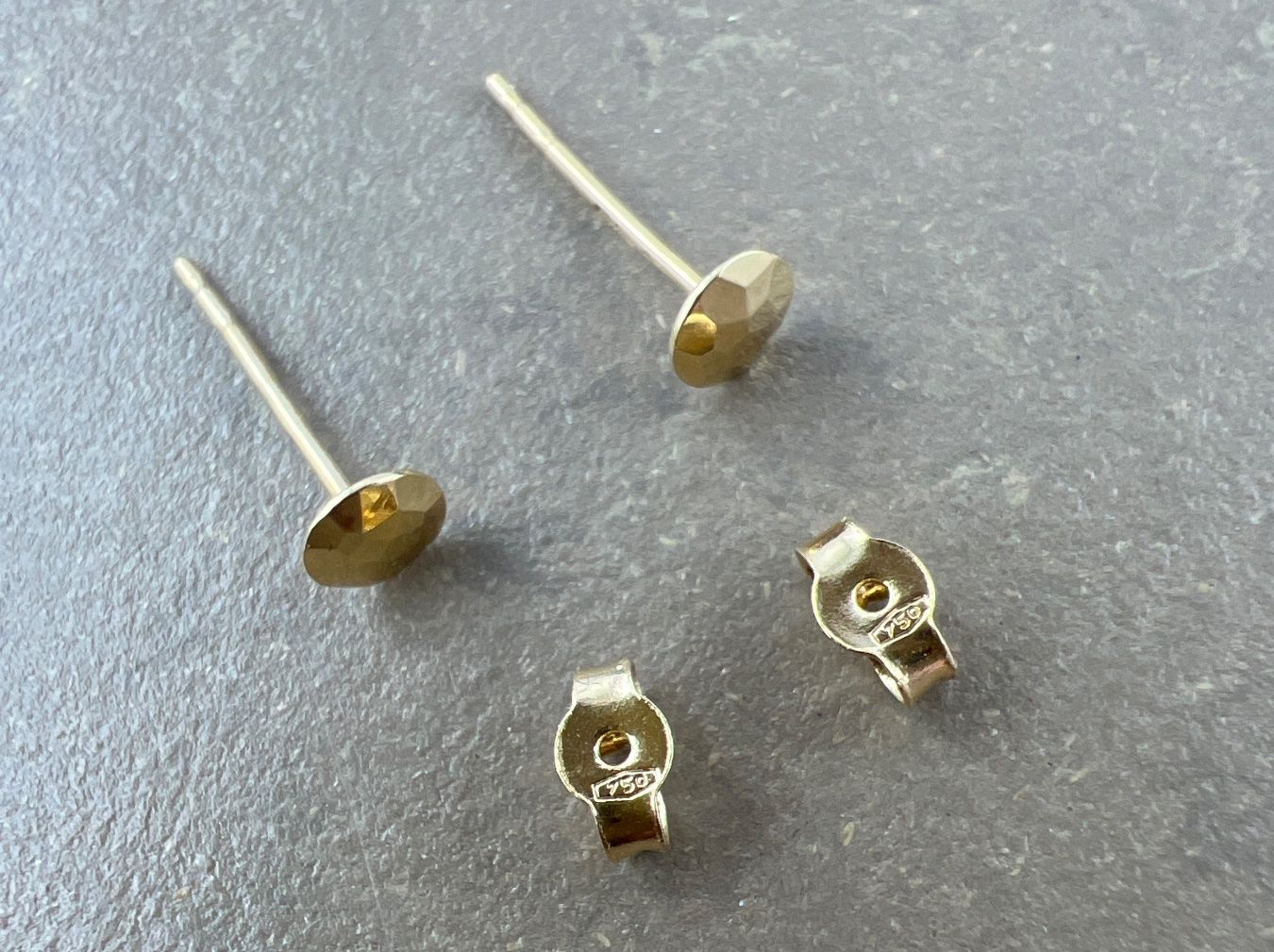 Orecchini pendenti & Orecchini a lobo: Ohrstecker 750 Gold – Usato da Niederuzwil venduto da leo_8857 2