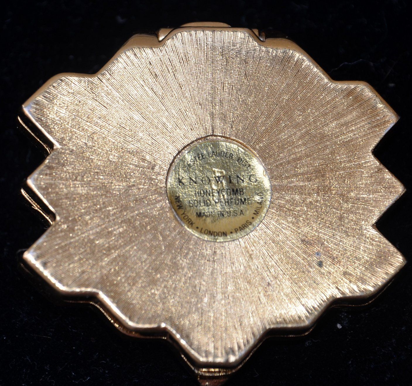 Estée Lauder Profumi & Eau de Toilette: Estée Lauder Honeycomb Knowing Solid Perfume 1994 – Usato da Collonges venduto da arashee 9