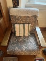 Sessel Holz mit Stoffbezug Blumenmuster gebrauchter Zustand