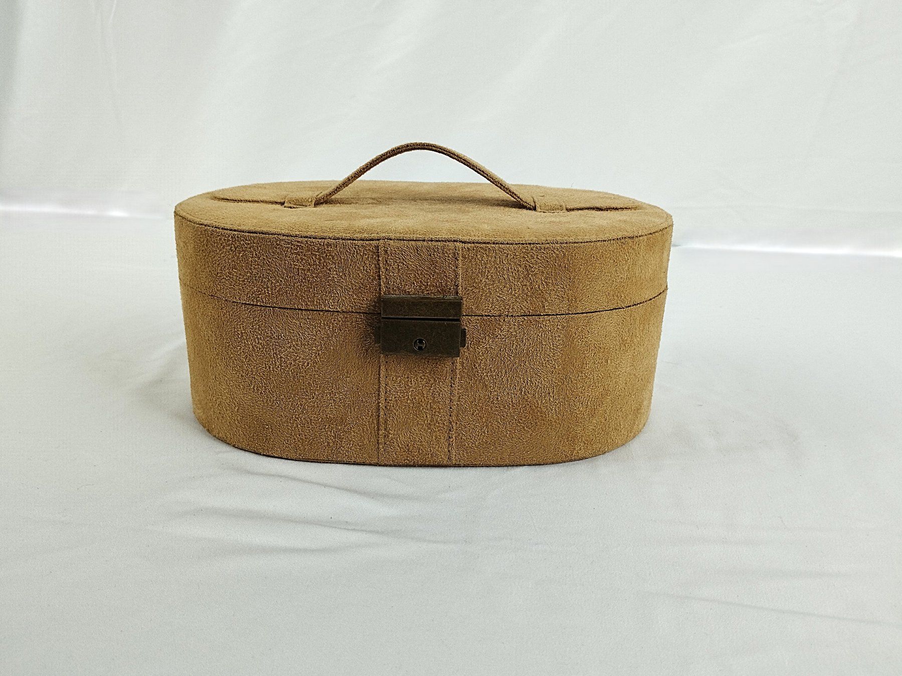 Estée Lauder Kosmetikkoffer: ESTÉE LAUDER Vanity case beige oval – Gebraucht aus Schübelbach von Restwert_Schubelbach 8