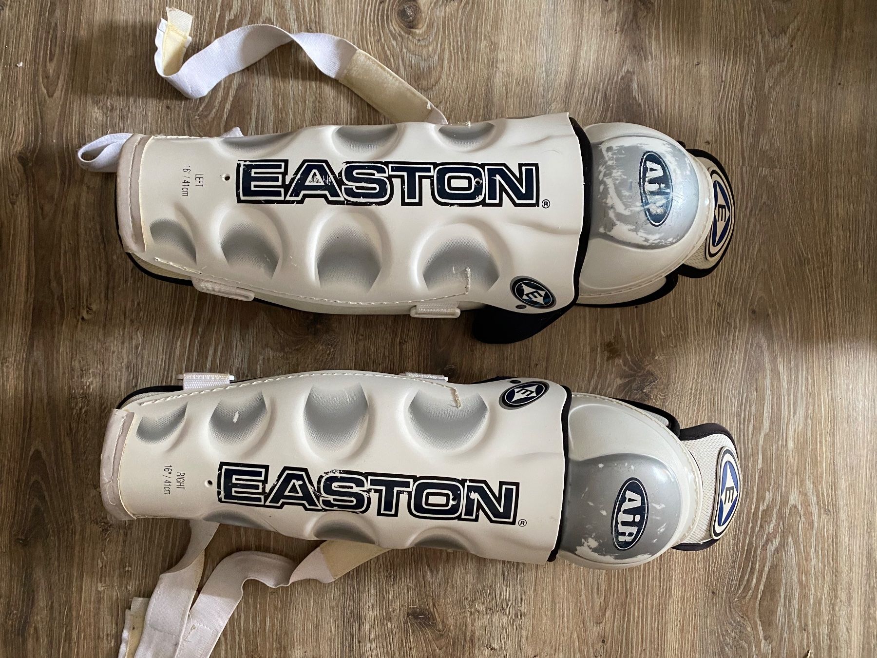 Easton Schutz & Schoner: Parastinchi hockey easton – Gebraucht aus Piano di Peccia von mat_gc2j