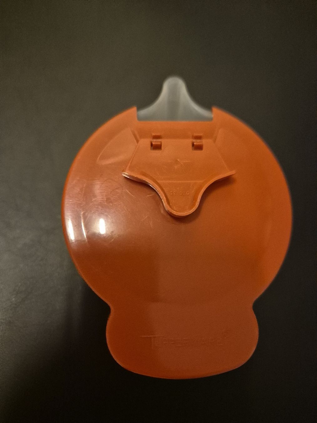 Tupperware Contenitori & Simili: Tupperware Kännchen  klein, orangerot – Usato da Villmergen venduto da MONCHHICHI 2