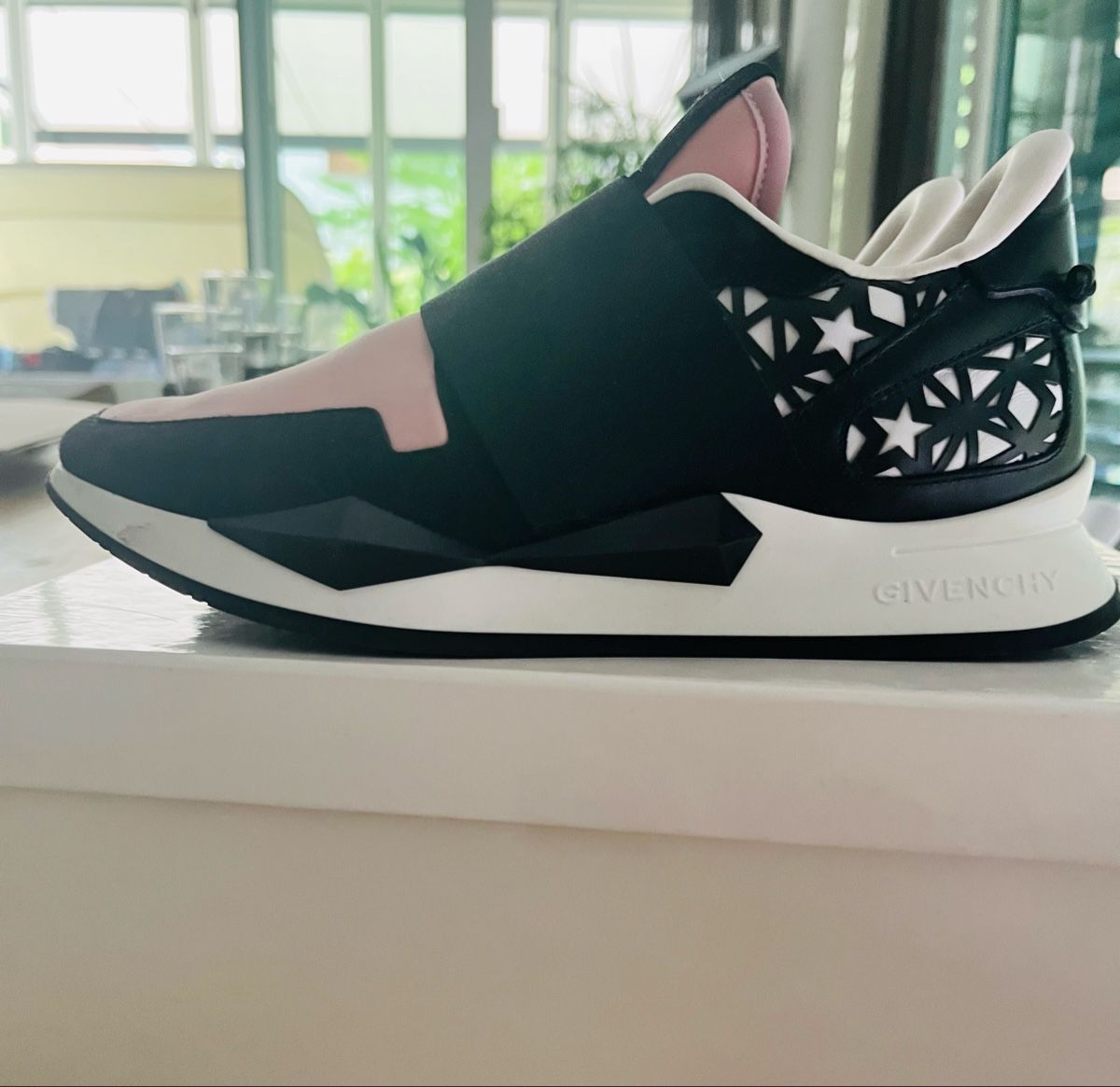 Damenschuhe: Givenchy Turnschuhe Runner Elastique Rose/Noir Grösse 37 – Gebraucht aus Zollikerberg von Funny014 4