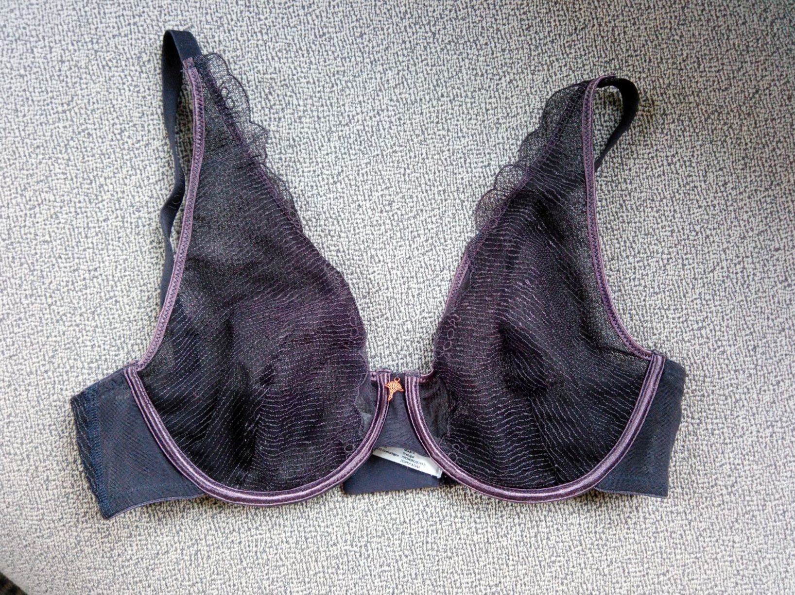 Altra biancheria intima: BH von JOOP aus violetter Spitze, 75C – Usato da Zürich venduto da philoumena