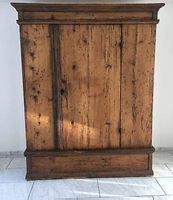Sehr schöner antiker Schrank