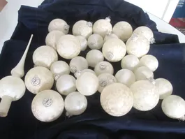 32 Kugeln + spitze  mundgeblasenes Glas