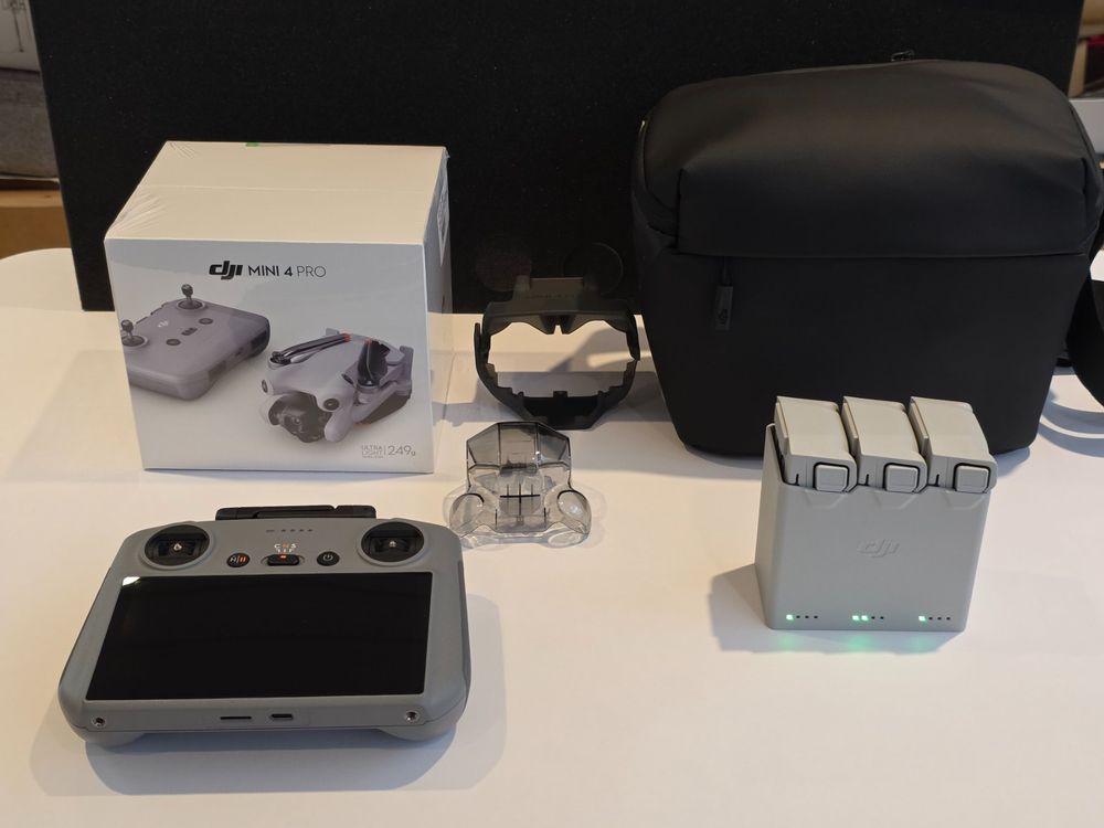 DJI Mini 4 Fly Pro Fly More Combo (Garantie) + Spezial (Neu (gemäss ...