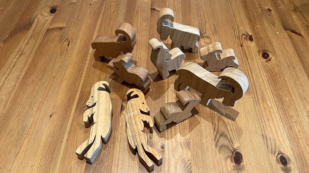 Spielzeuge: Steinböcke Holzfiguren Spielzeug – Gebraucht aus Mosnang von Com89