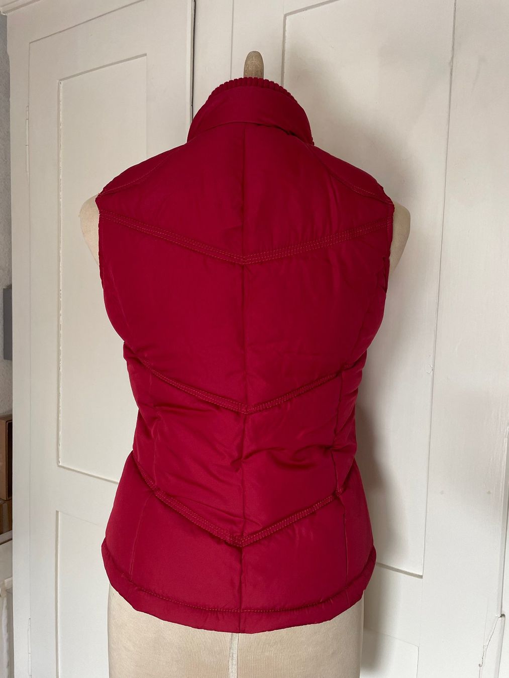 Gilets: Rote Weste von s.Oliver, Gr.34 – D'occasion à Zürich par Caro55 4