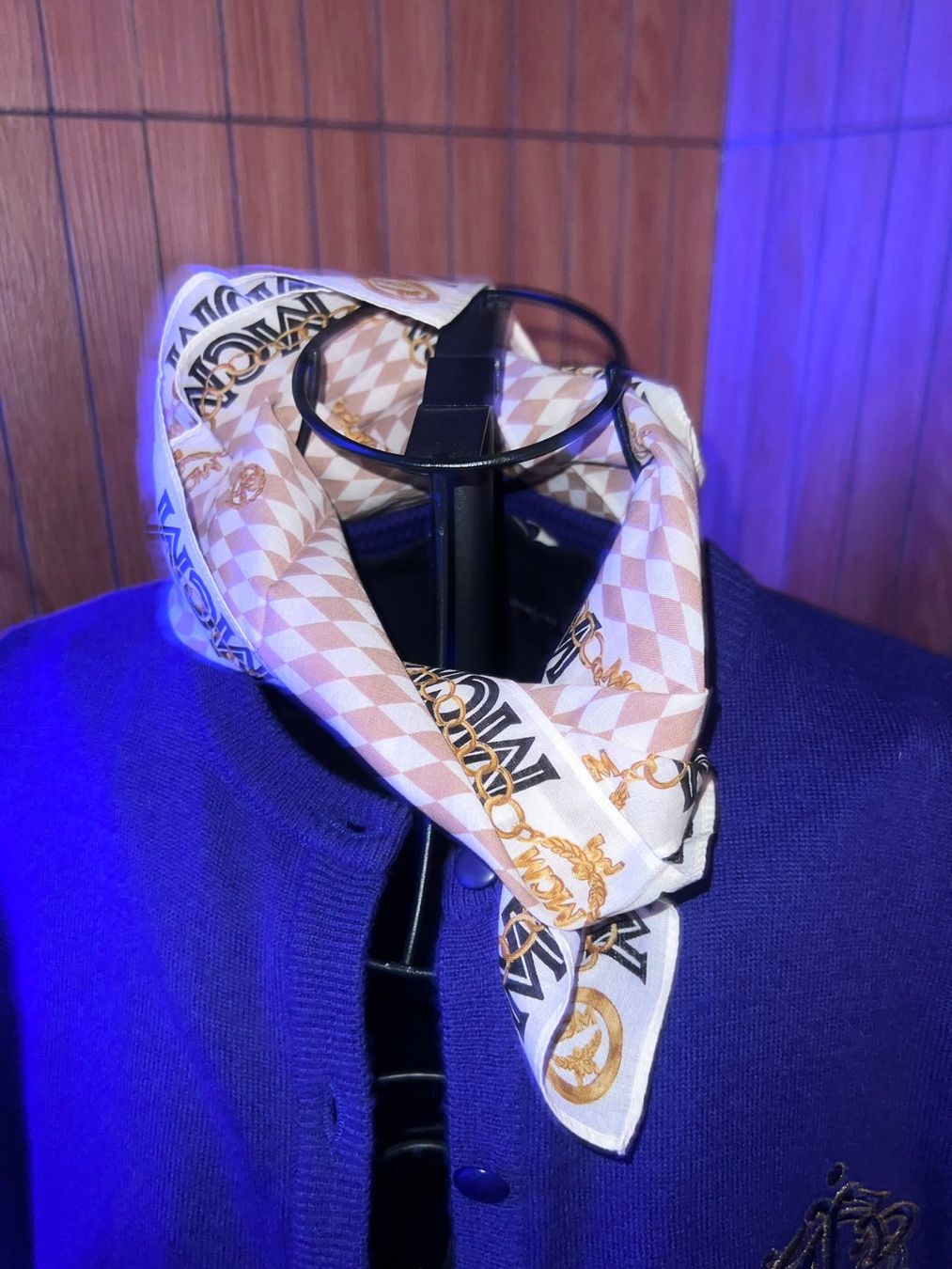 Mcm Foulard & Sciarpe: MCM Vintage Tuch 45x45 cm Baumwolle – Nuovo (secondo la descrizione) da Winterthur venduto da Dejv 1