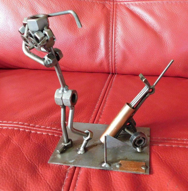 Sculture & Statue: Schraubenmännchen, Golfer – Usato da Villnachern venduto da Schnugelchen