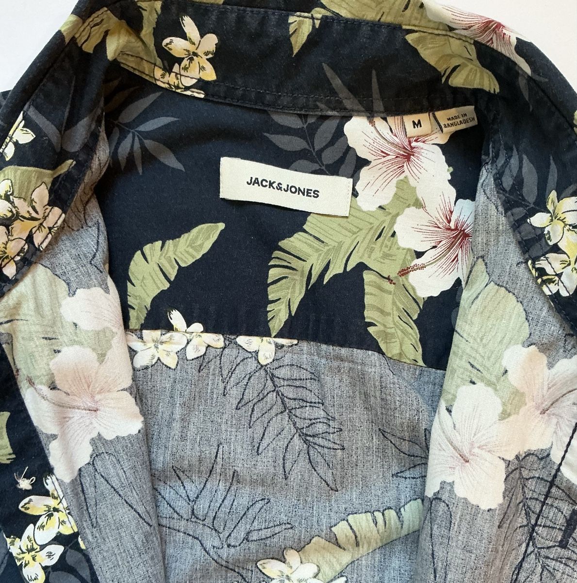 Chemises: Jack & Jones Hawaiihemd Blumen Grösse M – D'occasion à Beinwil am See par Tobi-Wied 1