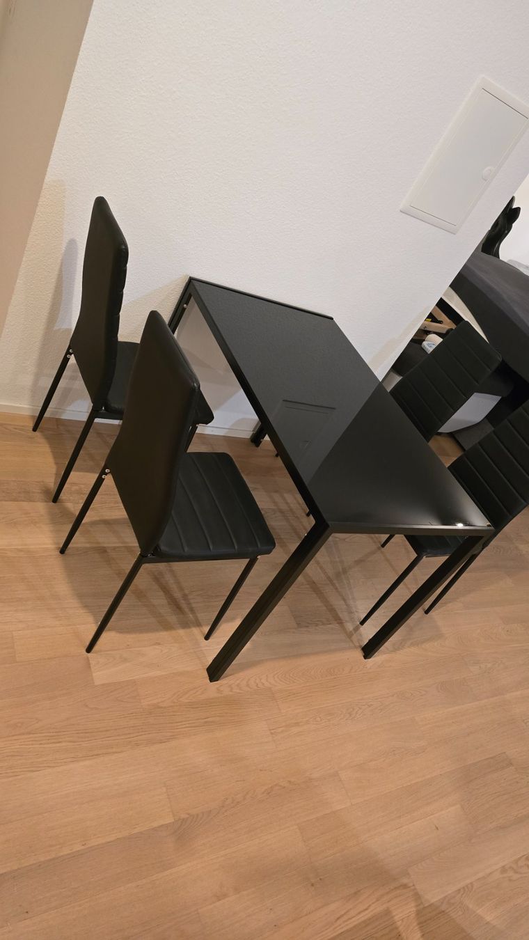 Set di tavolo e panche: Glasesstisch mit 4 Stühlen – Usato da Wittinsburg venduto da MrSascha 1