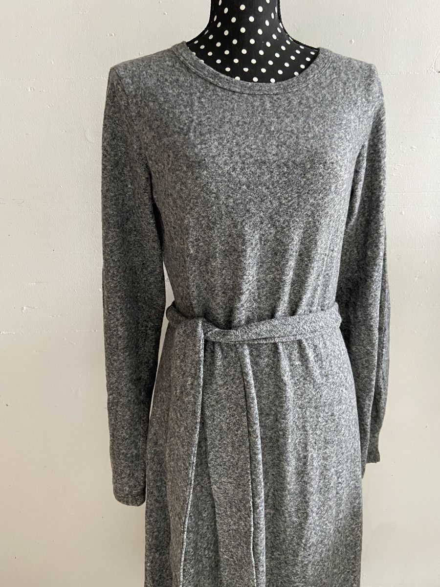 Kleider: Neues Kleid grau mit Gürtel – Neu (gemäss Beschreibung) aus Zürich von Eves.vintage.element 2