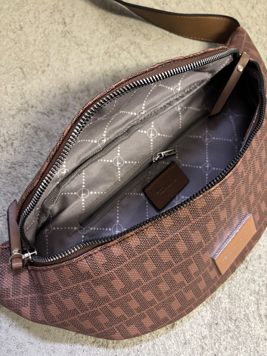 Tamaris Borse da donna: Tamaris Bauchtasche elegant & praktisch – Usato da Sonterswil venduto da VD-Service 4