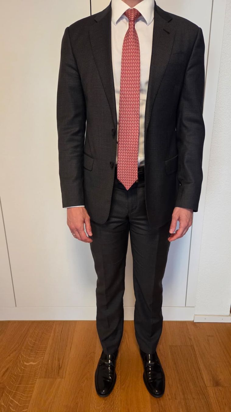 Armani Completi: Armani suit – Usato da Zürich venduto da reg_vvr6 1