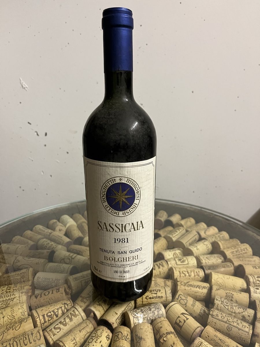 Sassicaia Vino: Sassicaia 1981 – Nuovo e nell'imballaggio originale da Magden venduto da Jackevaro