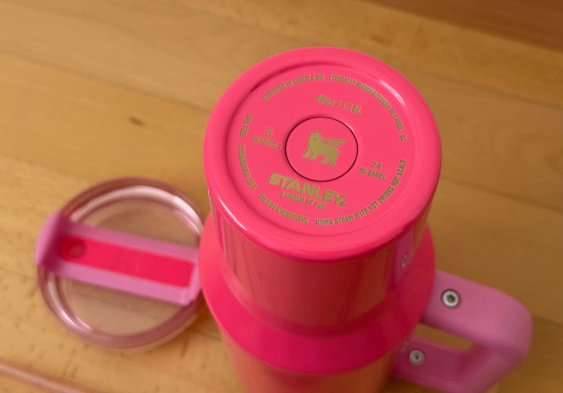 Contenitori & Simili: Pinker Stanley Trinkbecher mit Strohhalm – Usato da Reinach AG venduto da Majo.K 9