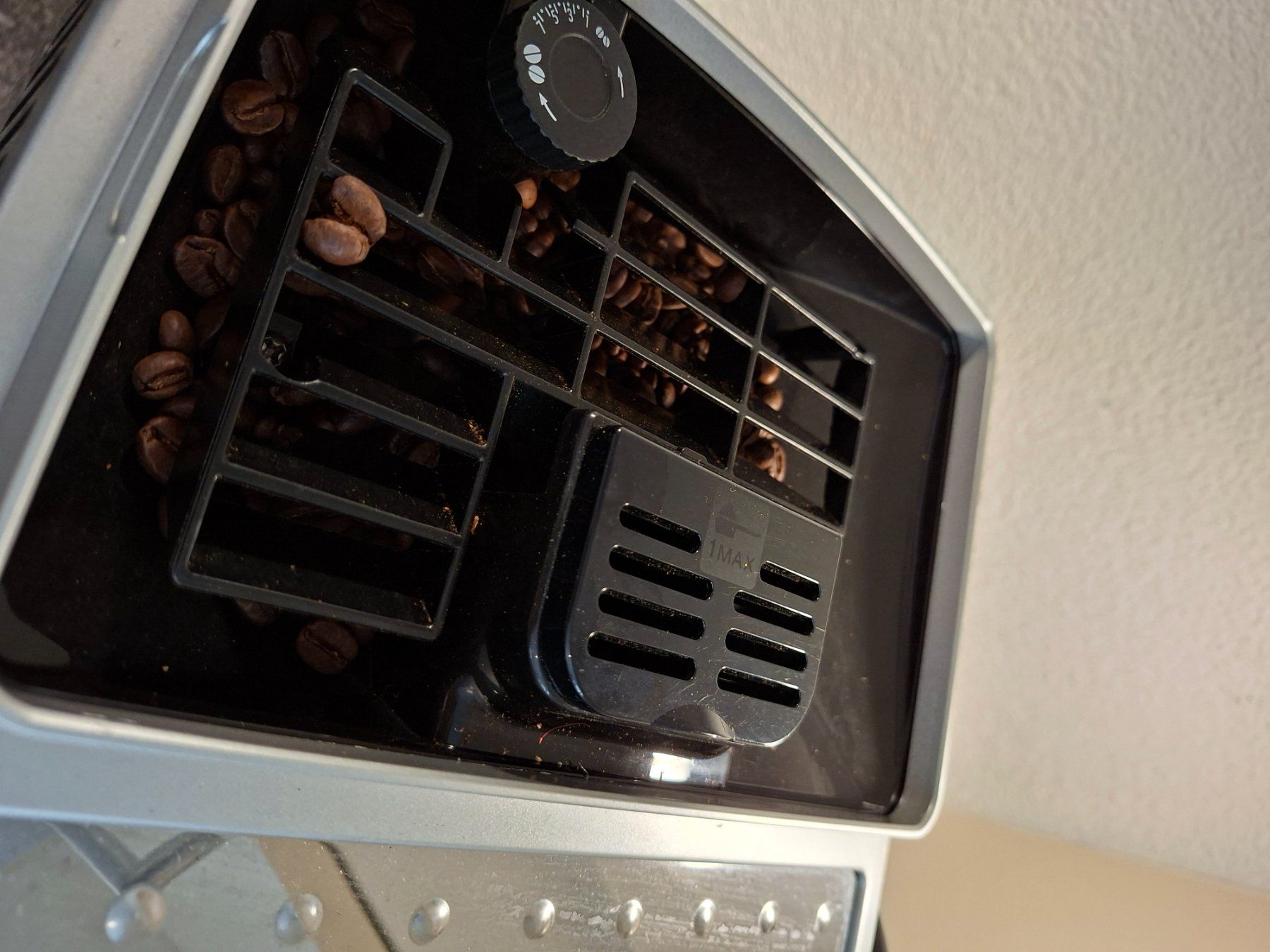 De'Longhi Macchine per caffè & Macchine per espresso: DeLonghi MagnificaS Kaffeevollautomat silber – Usato da Olten venduto da Mezopotamya 4