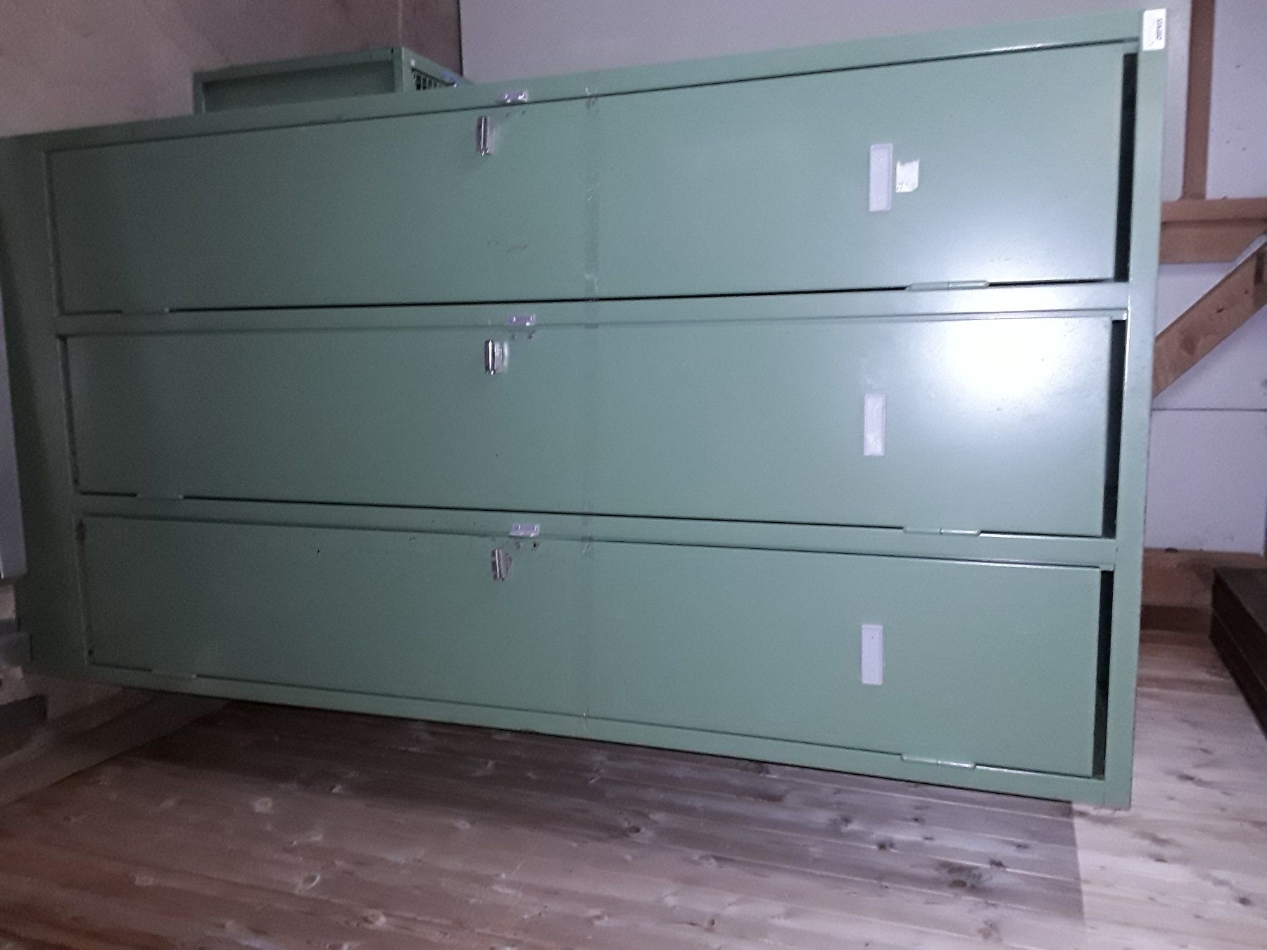 Armadi: Garderrobe Schrank gebraucht – Usato da Gross venduto da Triumph67