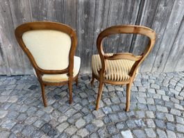 Zwei antike Stühle