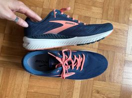 Brooks Ravenna 11 Straßenlaufschuhe für Damen Grösse 41