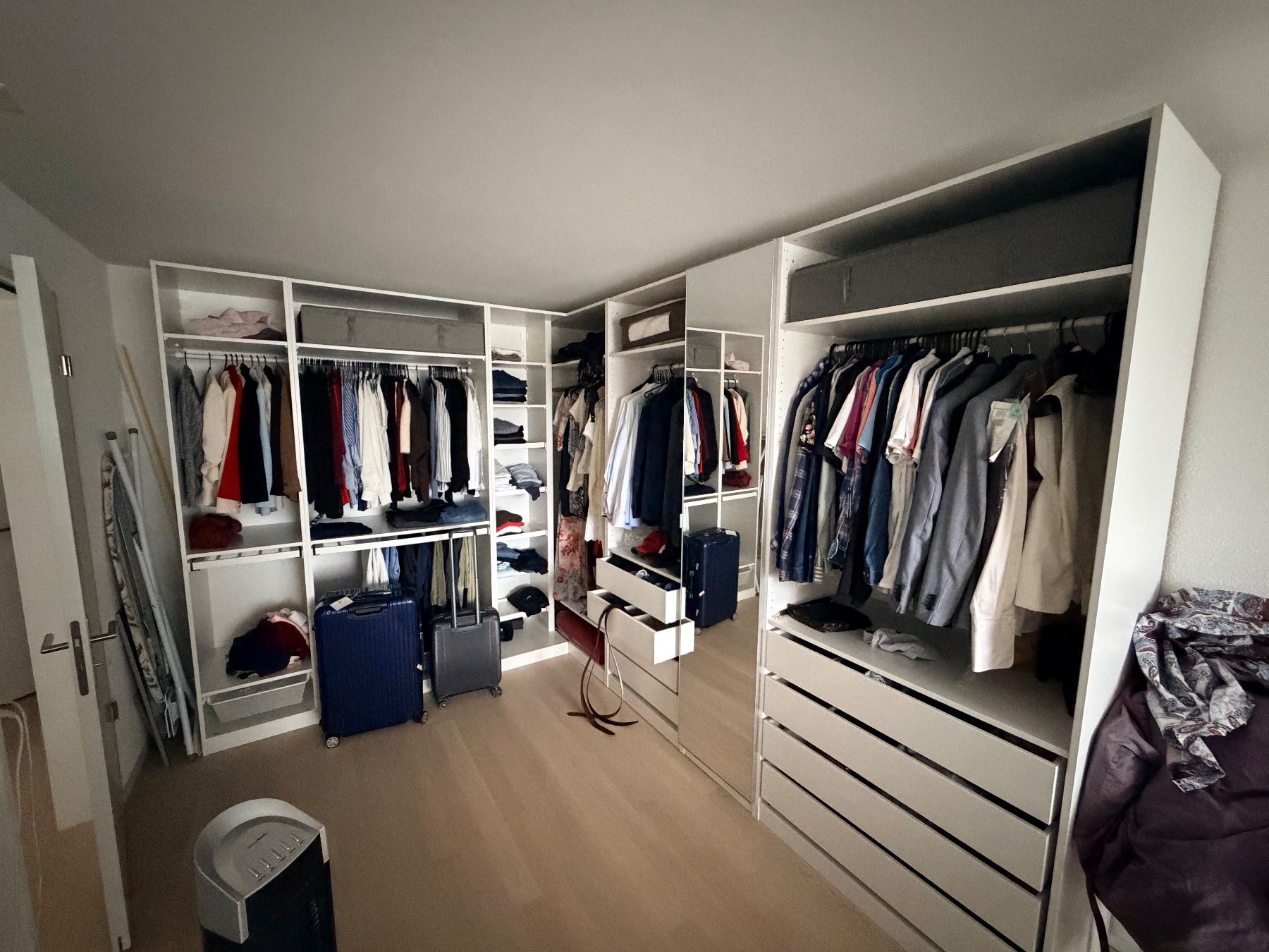 Ikea Armoires: PAX Schrank Korpusse – D'occasion à Winterthur par m-s1978