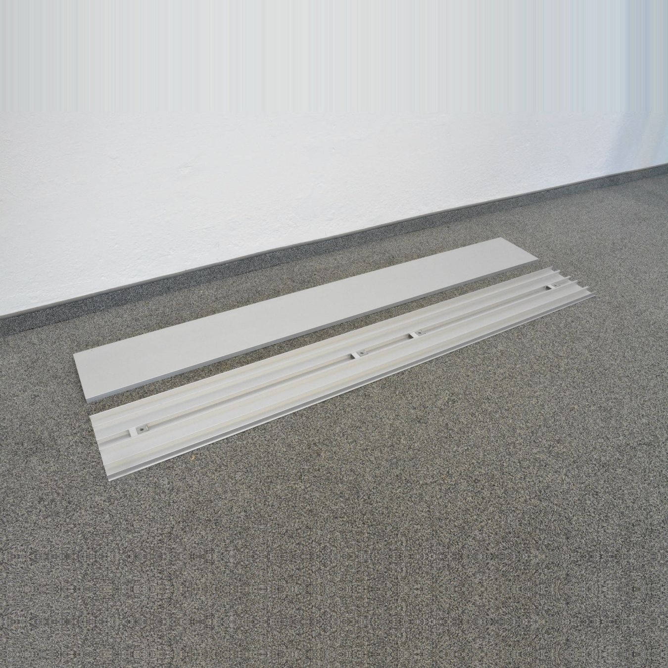 Altro per Ufficio & Commercio: Denz D3 Alu-Abdeckungen 1800mm – Usato da Schönenwerd venduto da mcofficeshop 1
