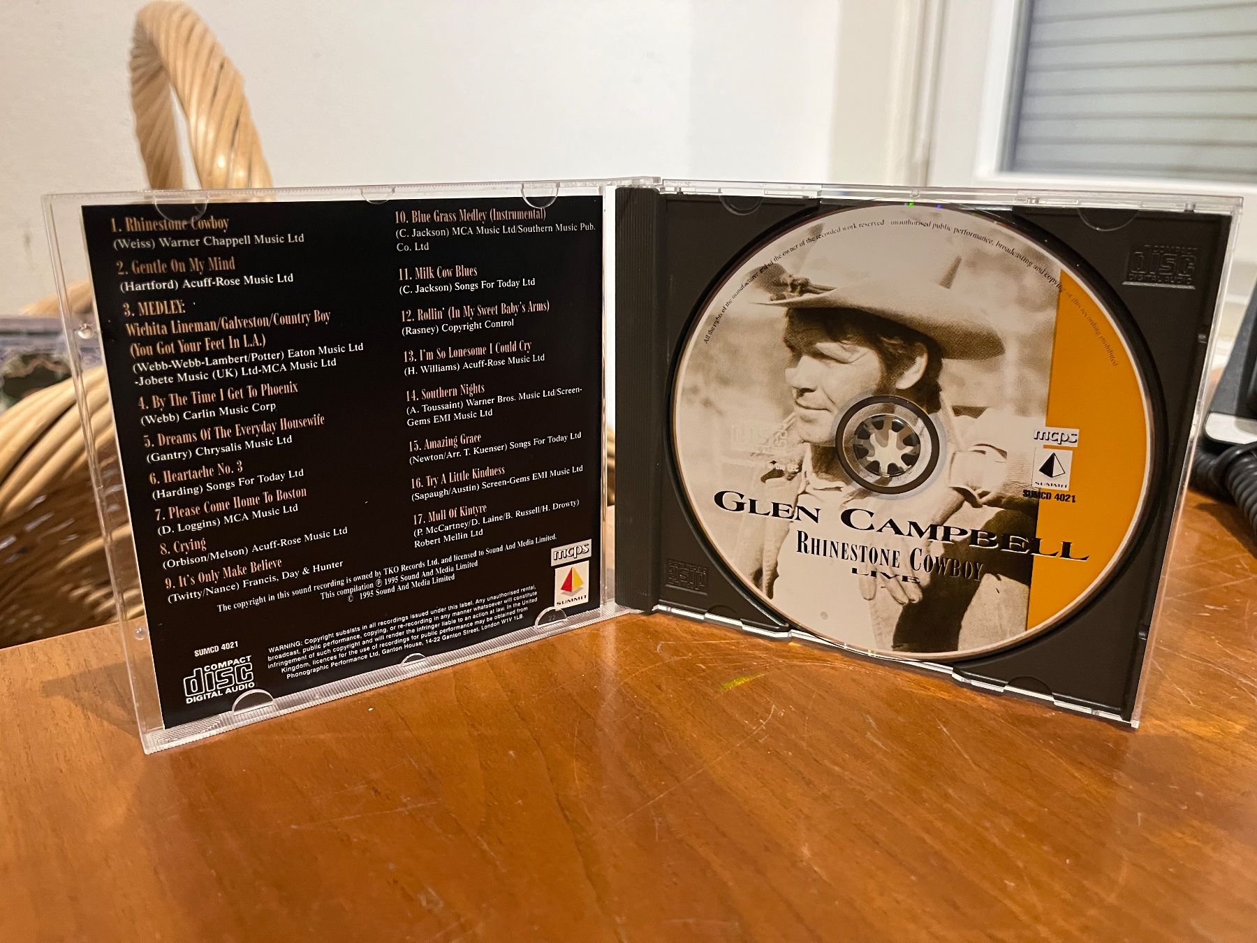 CDs: Glen Campbell - Rhinestone Cowboy - SRA01C – Neu (gemäss Beschreibung) aus Küsnacht ZH von musicalheritage.org 2