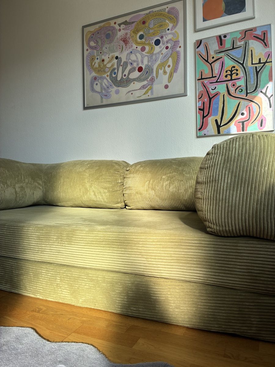 OMHU Sofas: OMHU Teddy Sofa Olive – Gebraucht aus Zürich von Fl0 1
