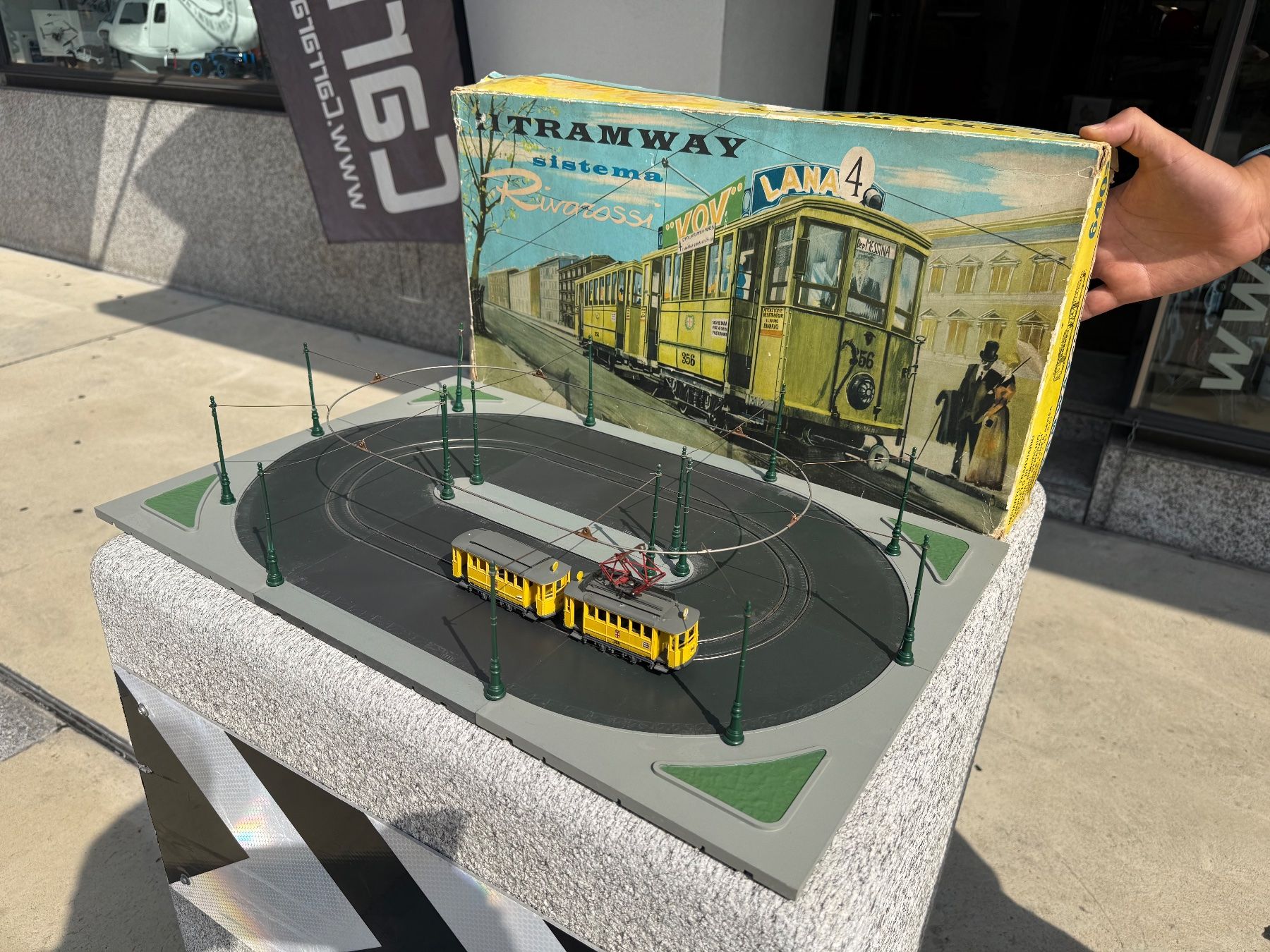 Rivarossi Modelleisenbahnen: Rarissimo Rivarossi Tram Milano tramway Super set – Gebraucht aus Chiasso von Carrara-Modellismo 1