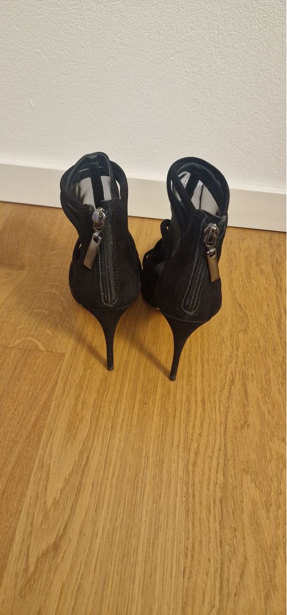 Next Chaussures femmes: Bottines pointues à talons aiguilles – D'occasion à Morges par pau_5pdz 2