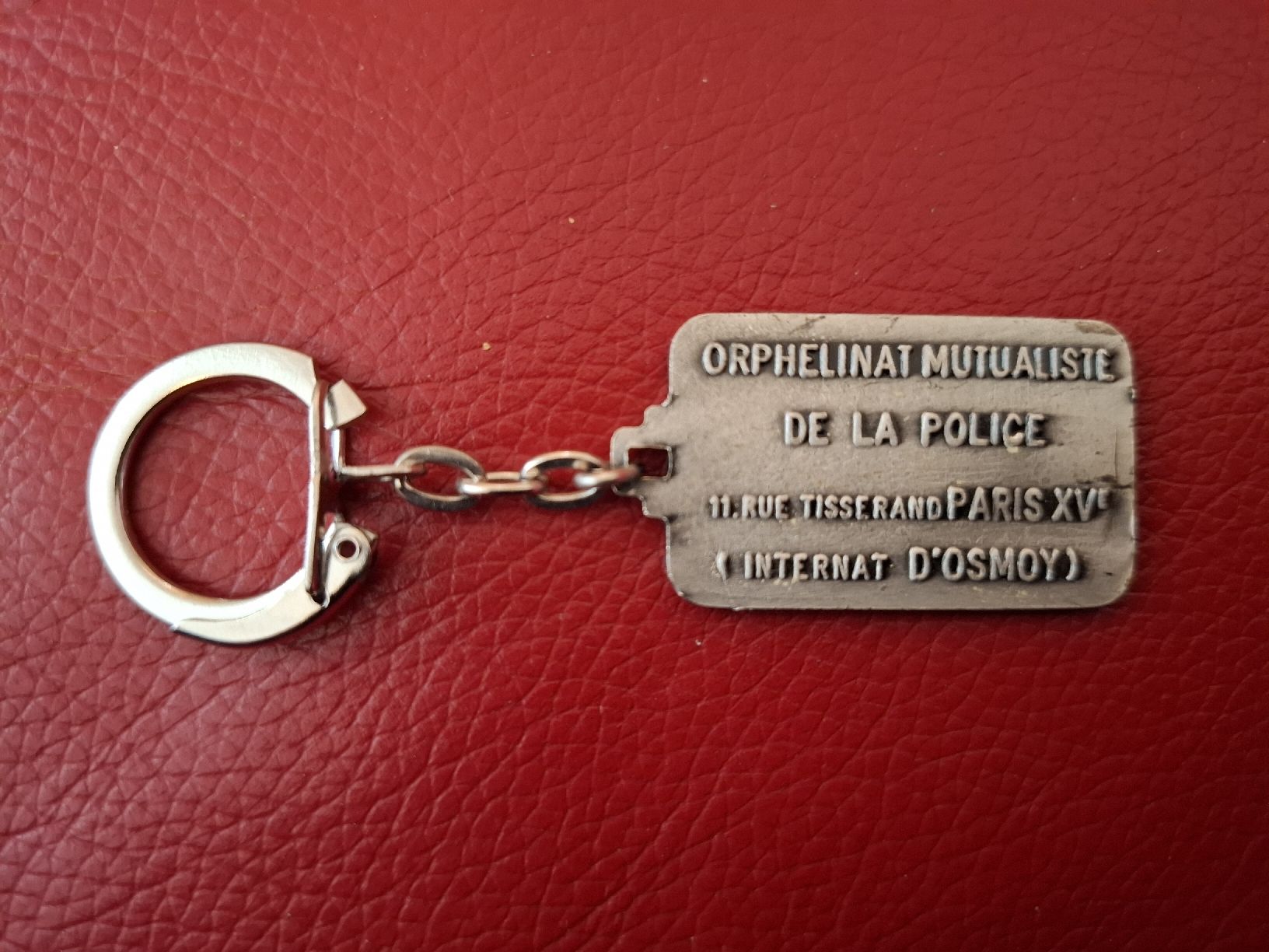Portachiavi: Porte-clés vintage, orphelinat de la police – Usato da Crémines venduto da Carambaaa 3
