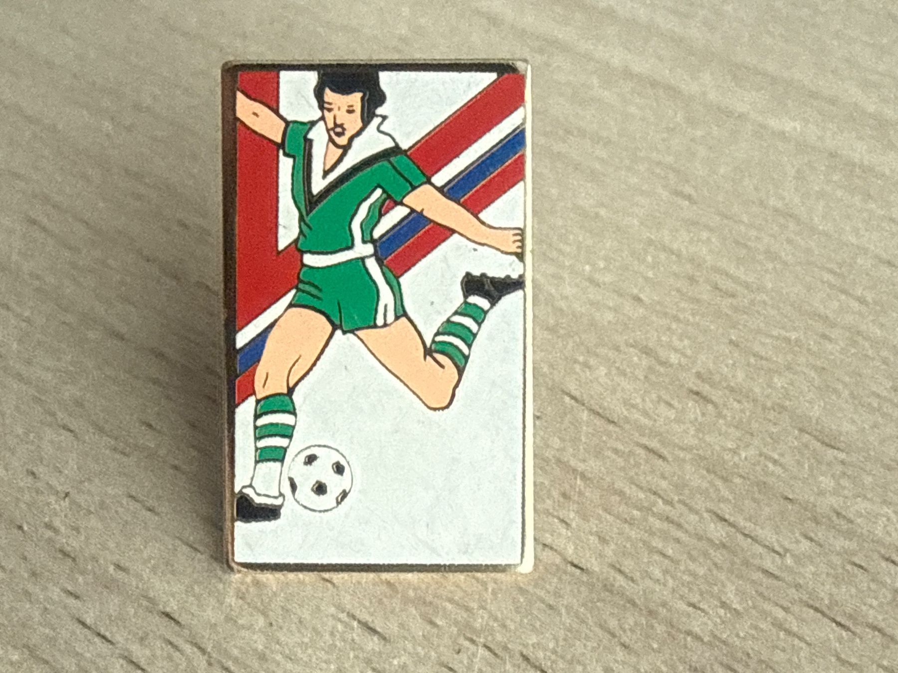 Plaquettes & Badges: Pin Fussballer – D'occasion à Glattbrugg par Schweigmatt