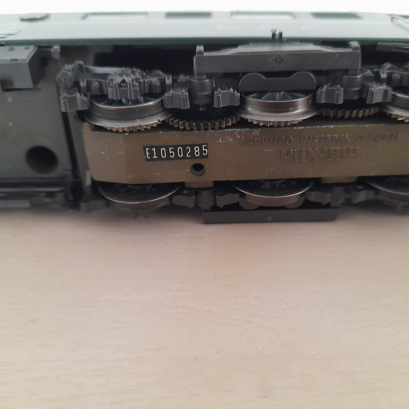 Märklin Modellini di ferrovie: Locomotive CFF Ae 6/6 "700 ans de la Confédération" – Nuovo e nell'imballaggio originale da Auvernier venduto da gandalf08 4