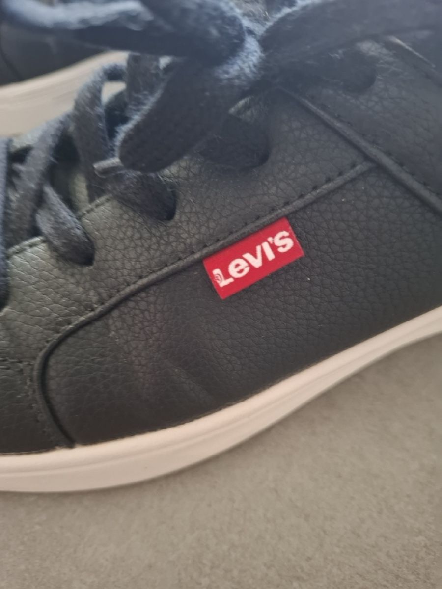 Levi's Chaussures hommes: Levi’s Herren Schuhe EU 44 – Neuf (Voir description) à Thun par sof_by7w 2