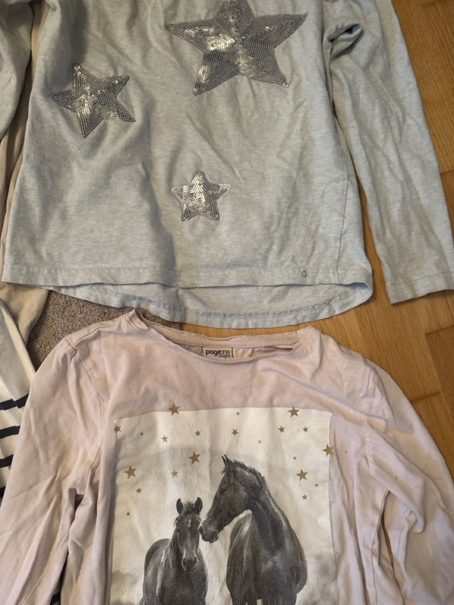 Blusen, T-Shirts & Tops: 4 Langarm Shirts 134 – Gebraucht aus Wädenswil von dor_ddx7 2
