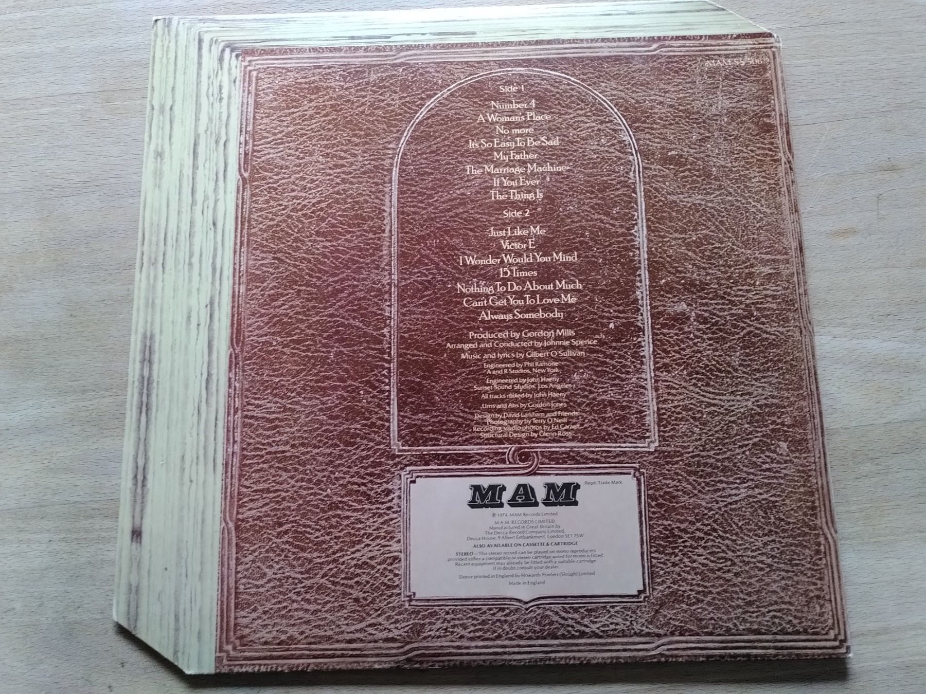 Dischi in vinile: Gilbert O'Sullivan - A Stranger in My Own Back Yard ,  LP – Usato da Büsserach venduto da Bey23 1