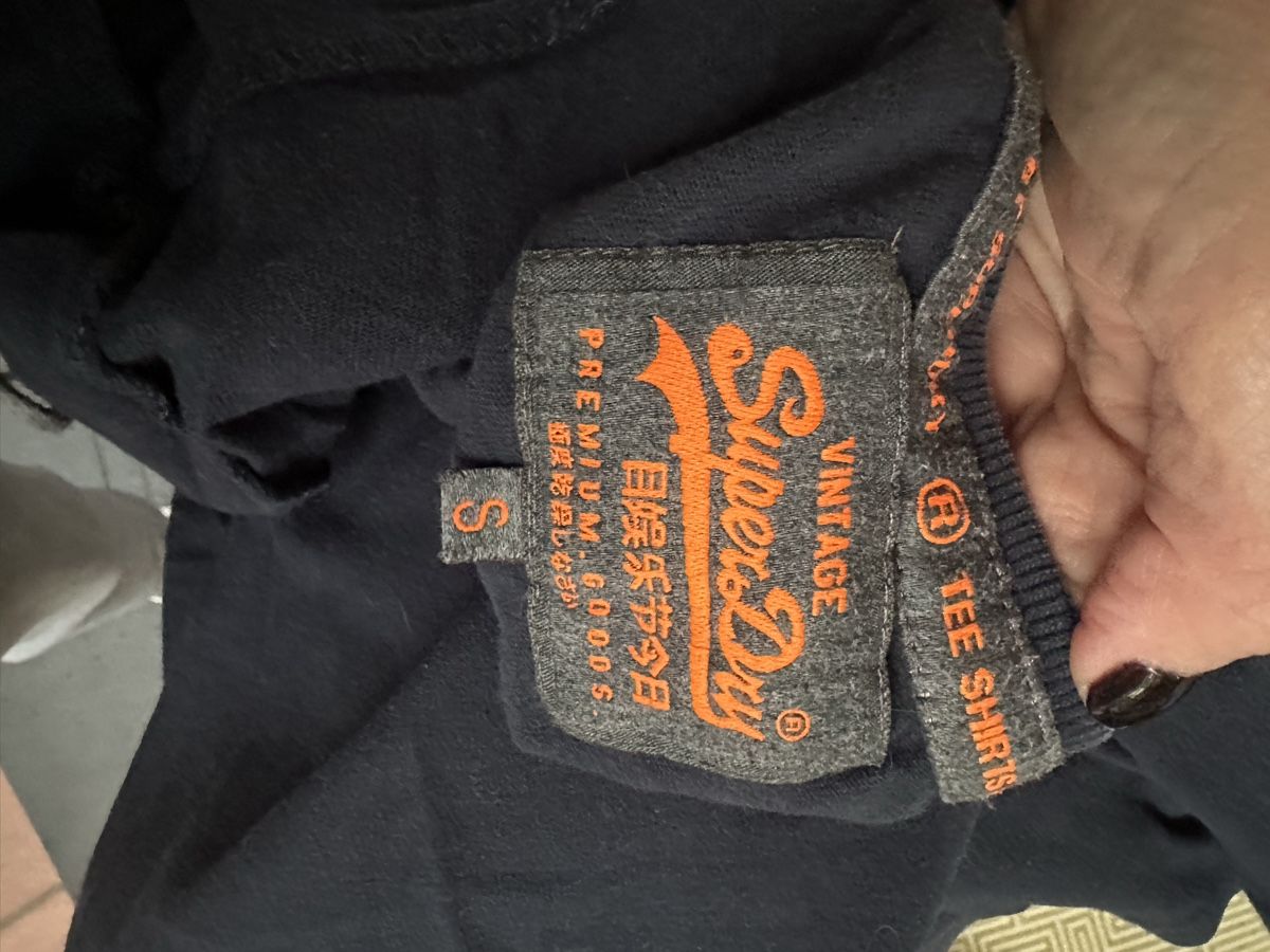 Superdry T-shirt: Shirt Superdry – Usato da Solduno venduto da ant_npd6 3