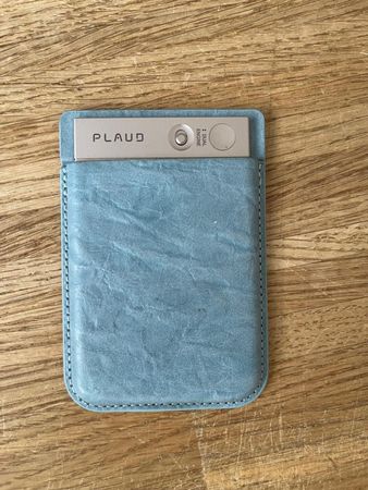La pochette de plaud note, en bon état