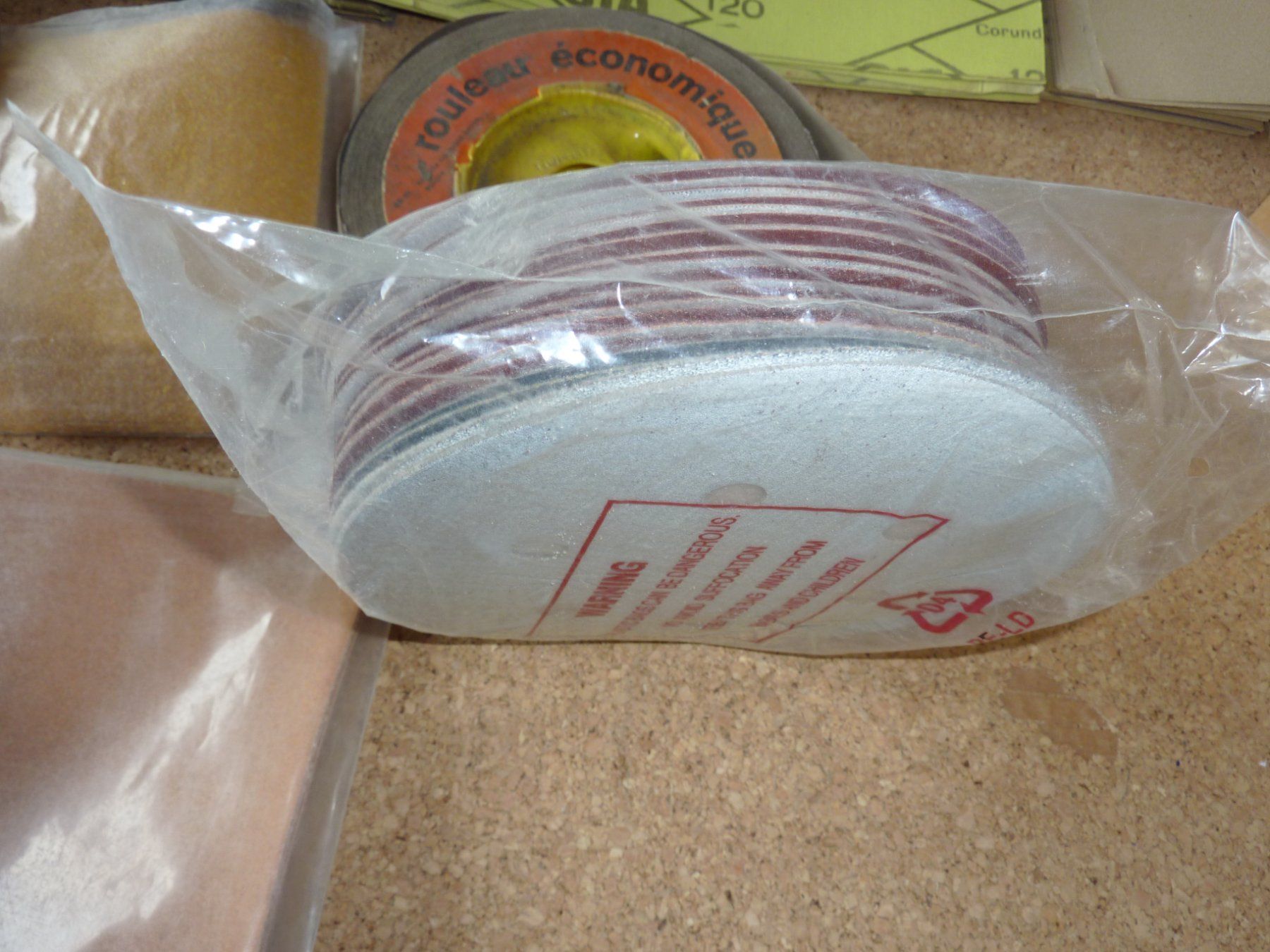 Tutti gli attrezzi: Schleifpapier etc. über 7 Kg. – Usato da Chur venduto da algin 8