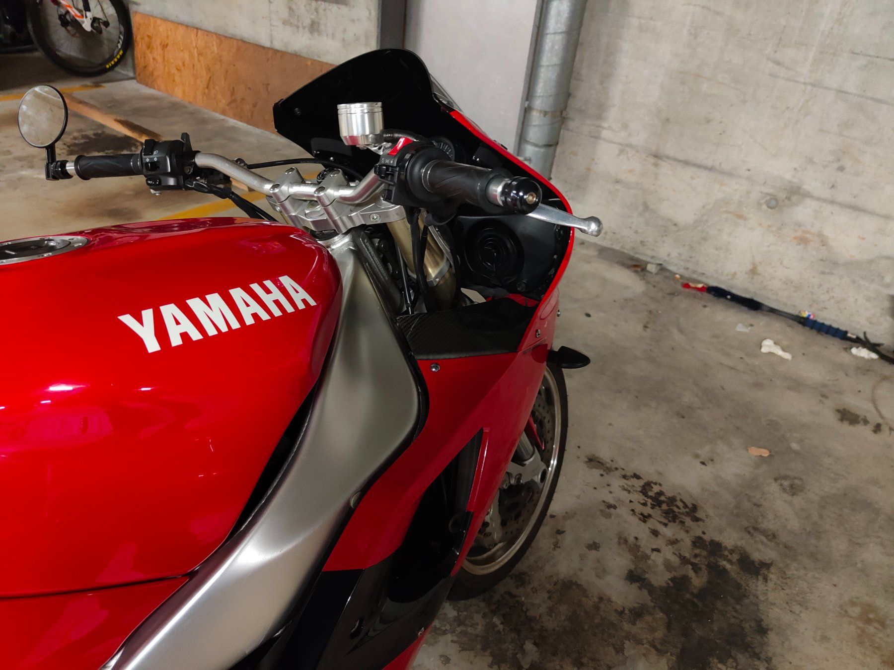 Yamaha Strada: Yamaha YZF-R1 – Usato da Rietheim venduto da PeraLux 2
