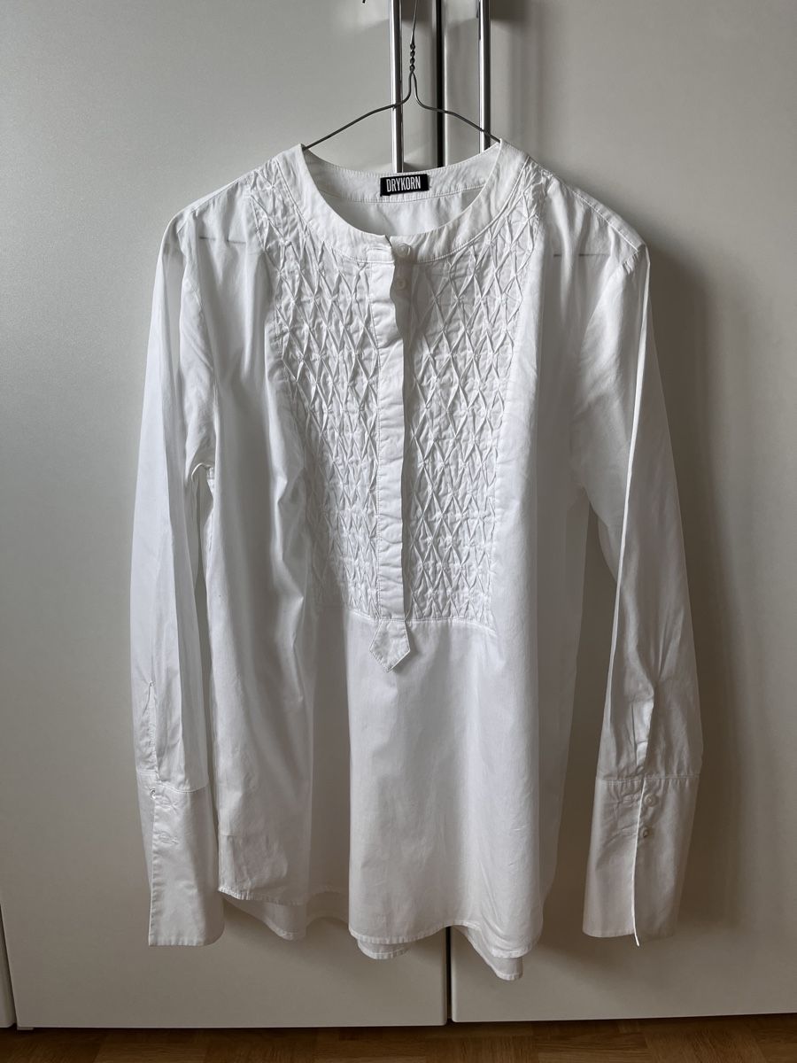 Drykorn Blusen: DRYKORN Bluse weiss Gr. 38/40 – Gebraucht aus Zürich von Kleanthy