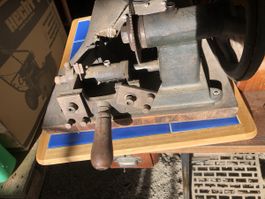 Ancienne copieuse à clefs