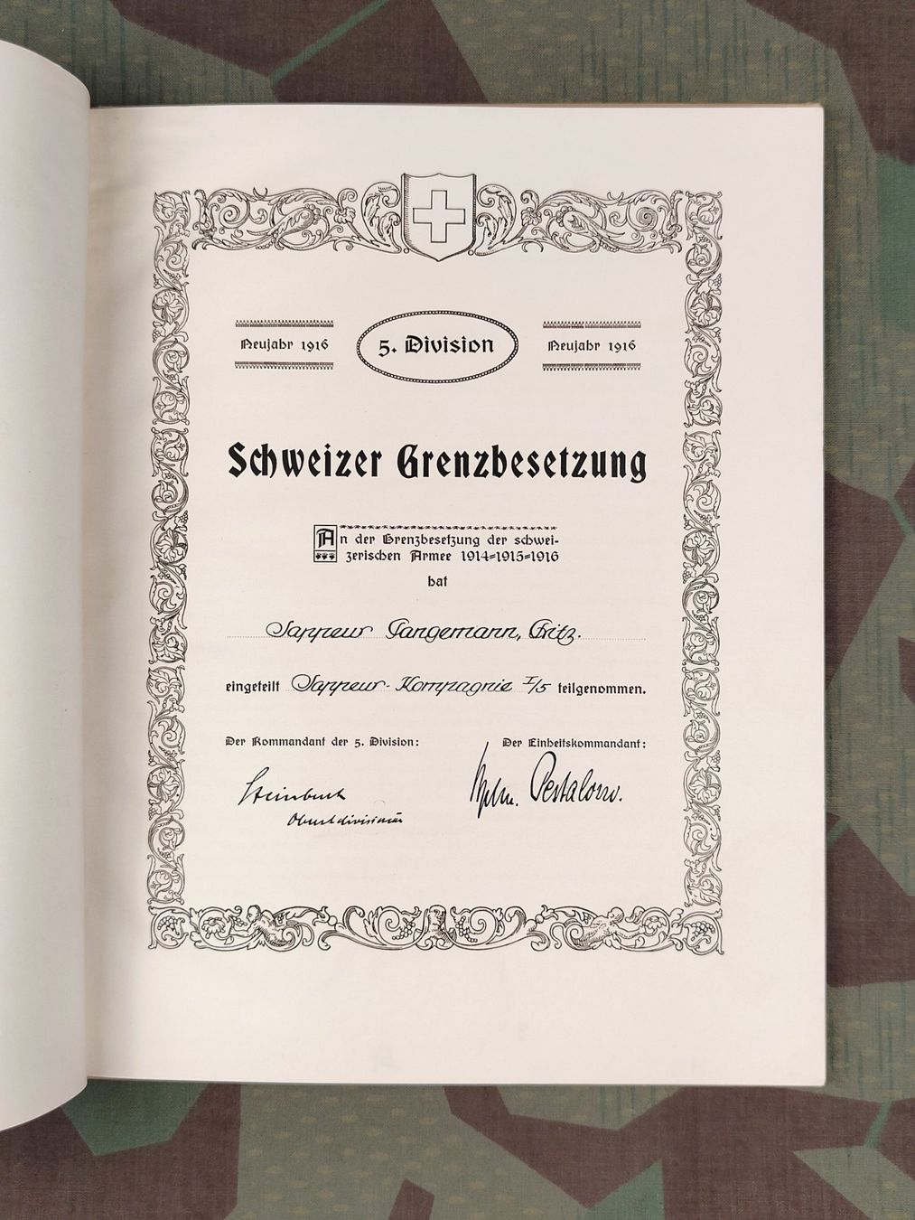 Schweizer Armee Uniformi: Album 5. Division 1915, mit Widmung – Usato da Bauma venduto da SwissMilitaria 2